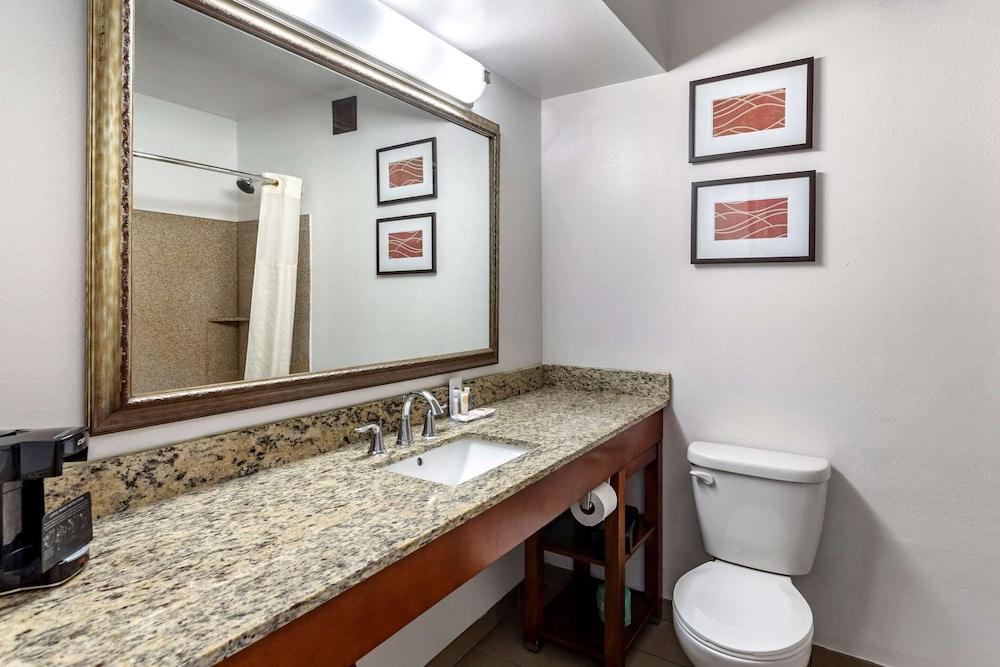 Comfort Inn Brownsville I-40 32/36