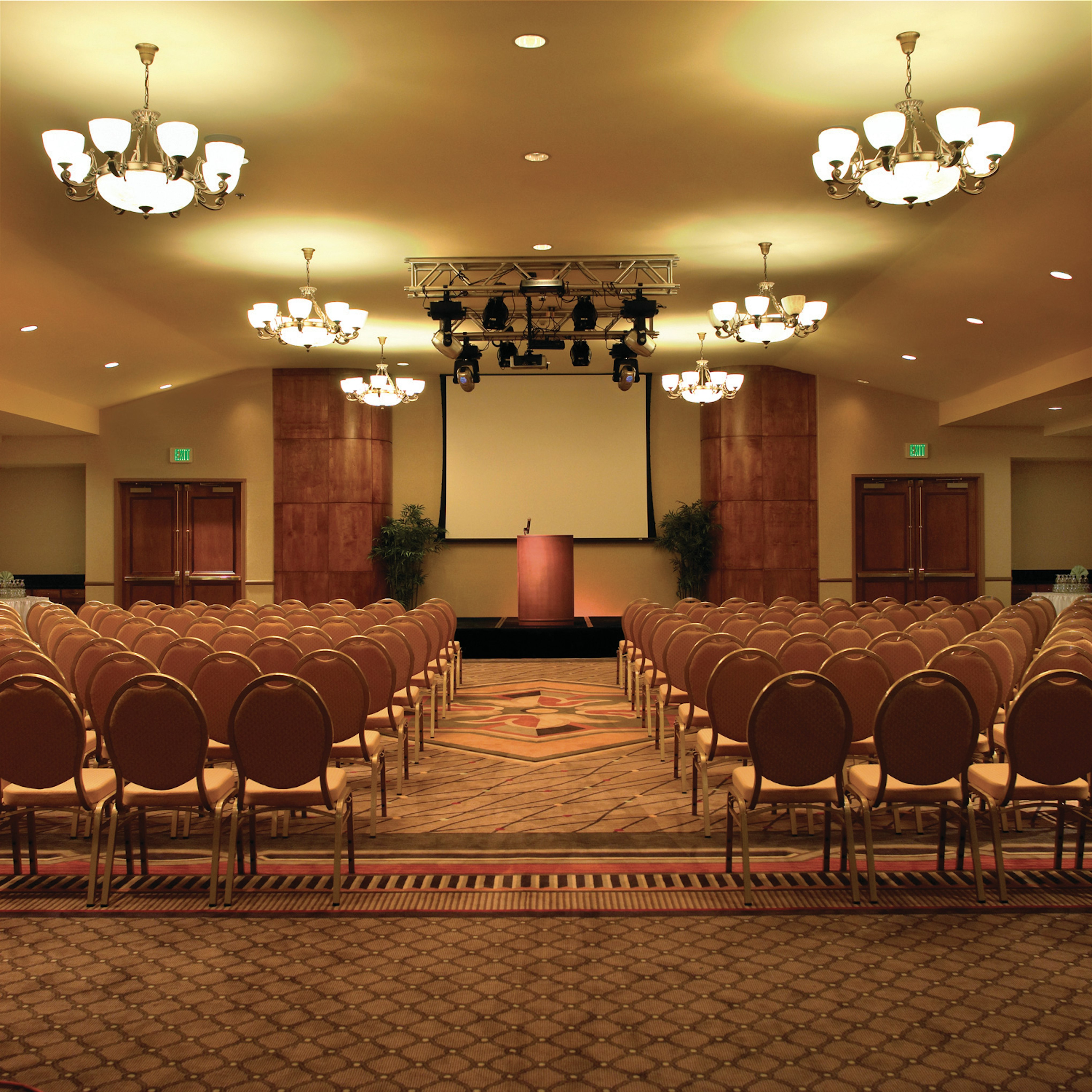 Doubletree By Hilton Claremont 47/58