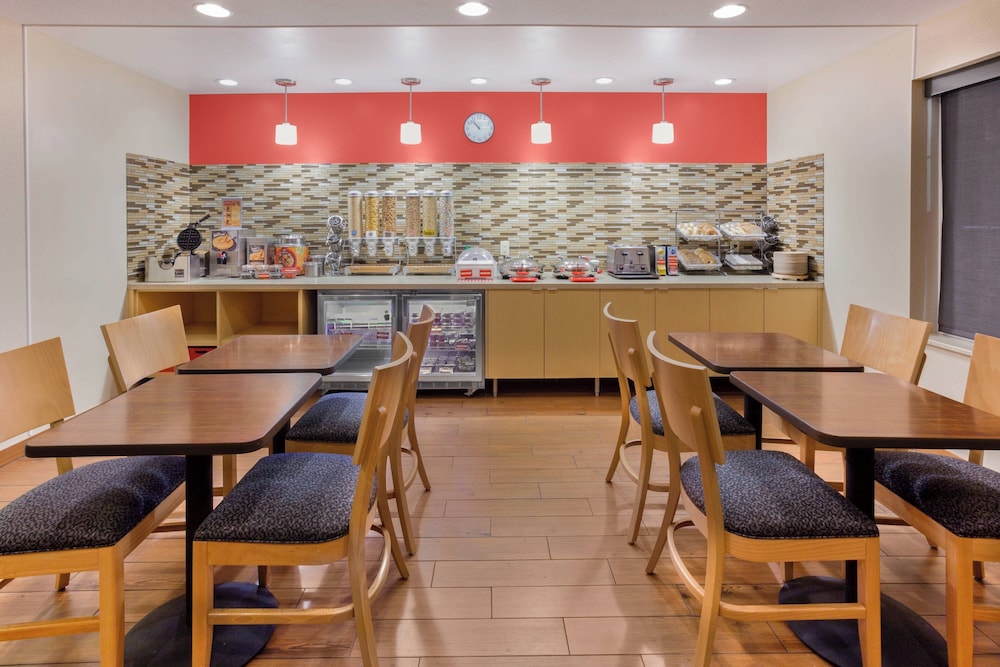 Towneplace Suites By Marriott Minneapolis West Stlouis Park 33/50