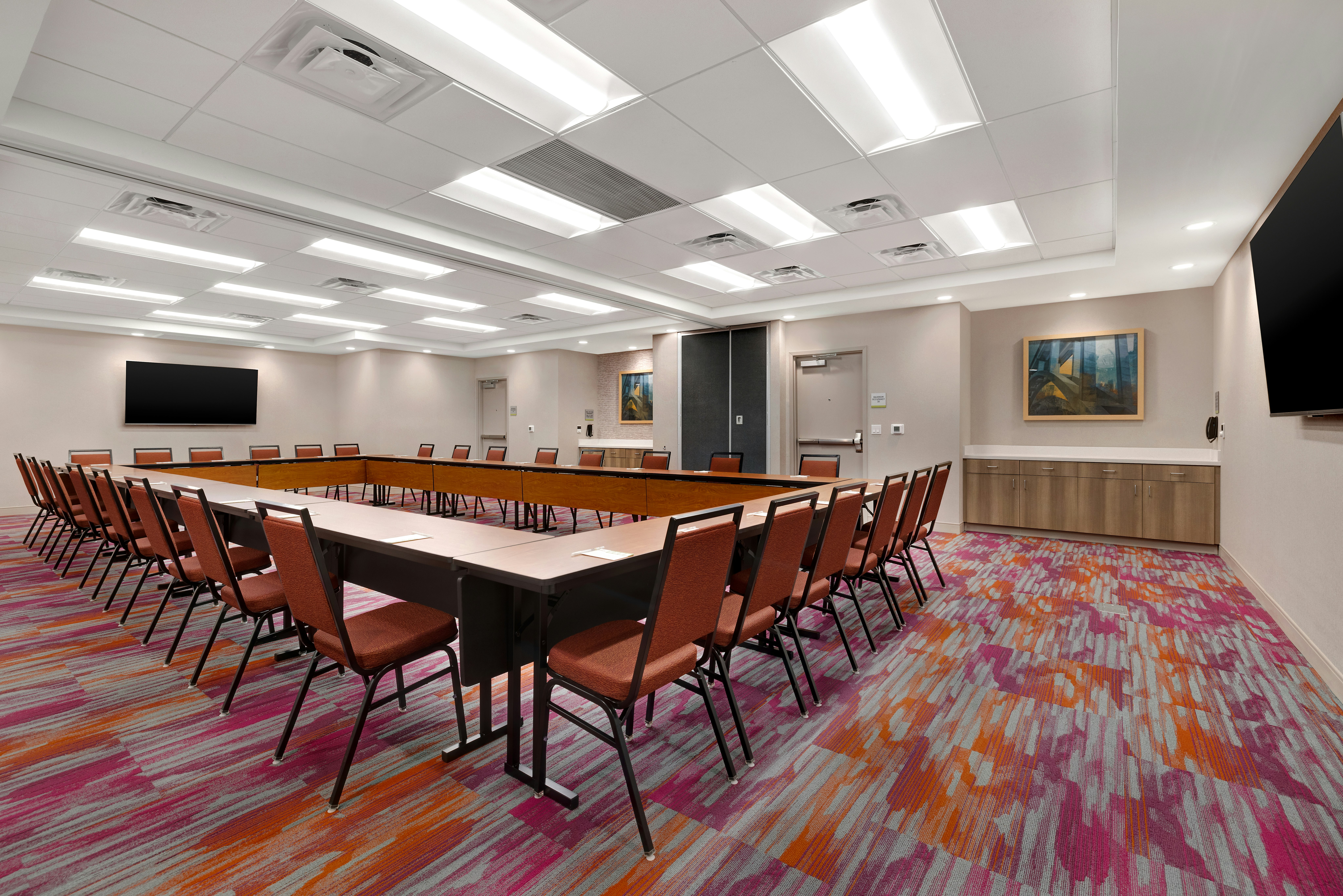 Home2 Suites by Hilton Las Vegas I-215 Curve 32/35