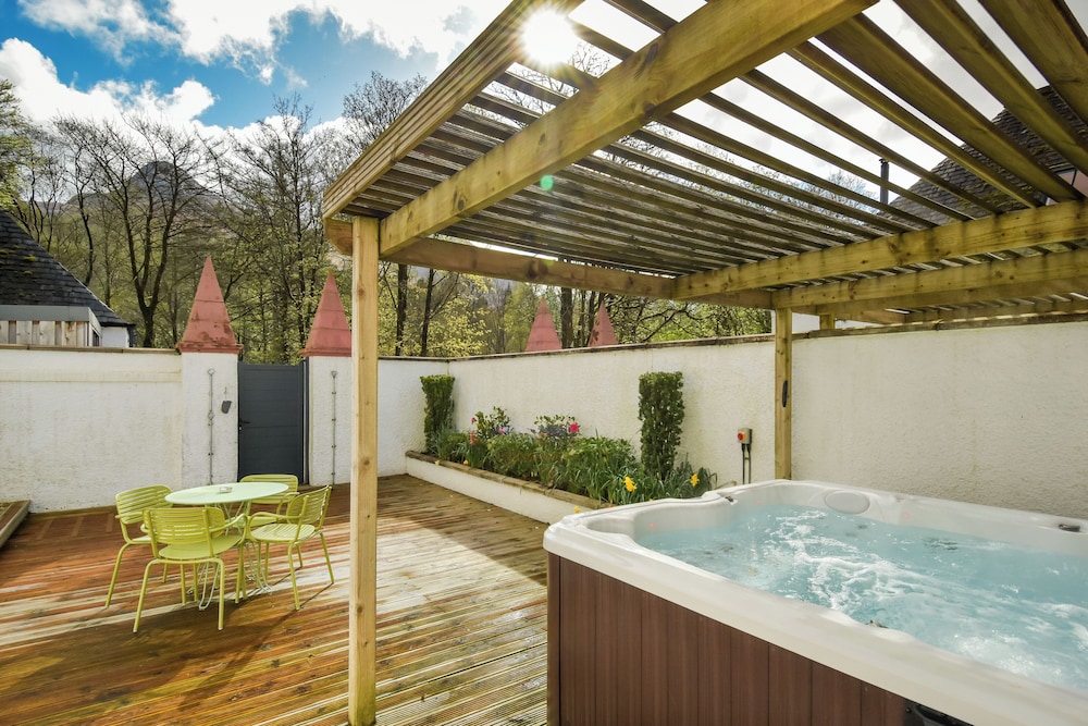 GLENCOE HOUSE 24/50