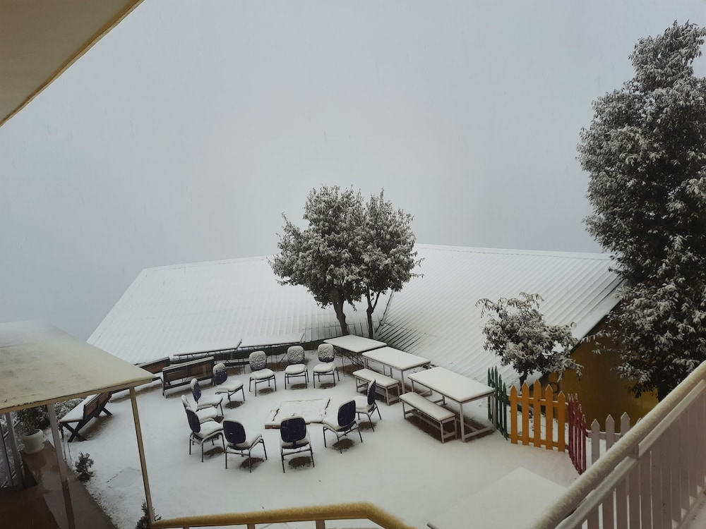 JuSTa Luxe Mukteshwar Retreat and Spa Mukteshwar in Dhari (Uttarakhand)