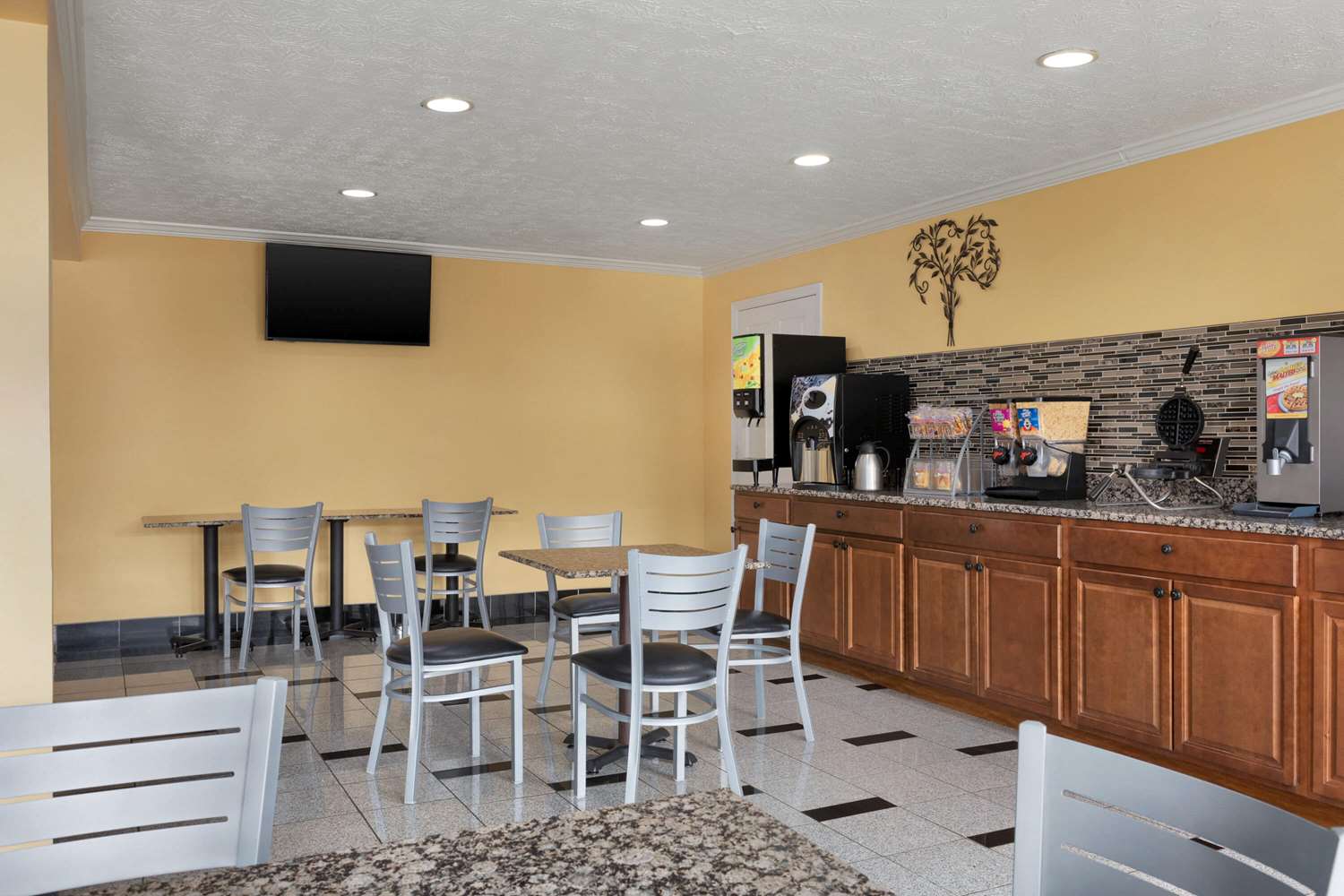 Super 8 By Wyndham Whites Creek Nashville Nw Area 46/51
