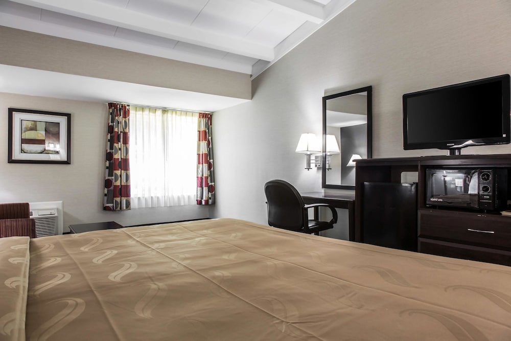 Quality Inn and Suites Danbury Near University 20/44