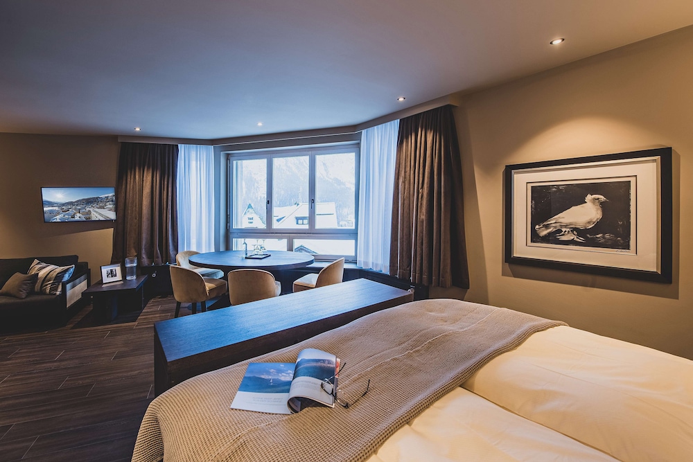 Junior Suite, Twin Beds, Art Boutique Hotel Monopol 2/4