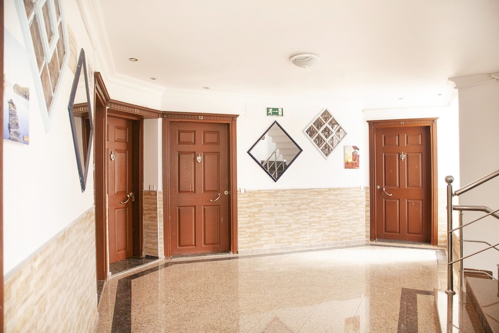 Lobby at BEYAZ KONAK EVLERI, DATCA