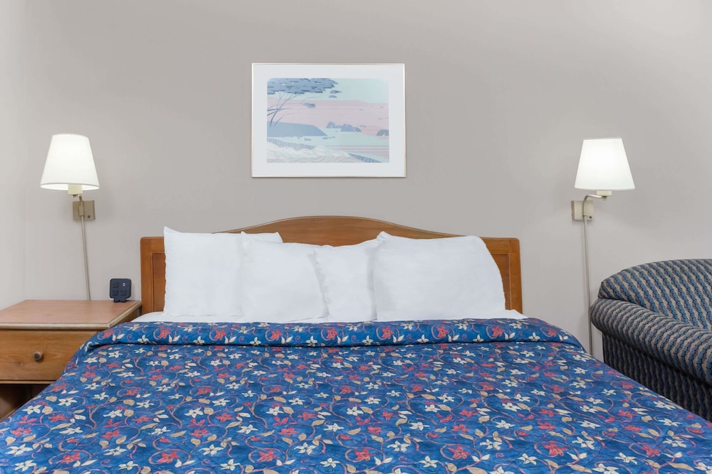 Days Inn by Wyndham Seguin TX 9/27