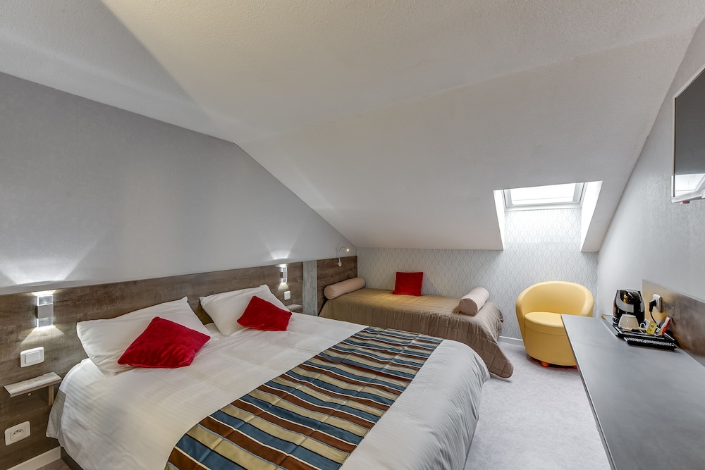 Brit Hotel Confort Thouars 21/48