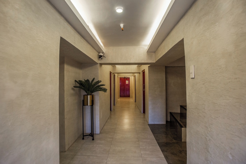 OYO 675 Circuit Hostel 8/50