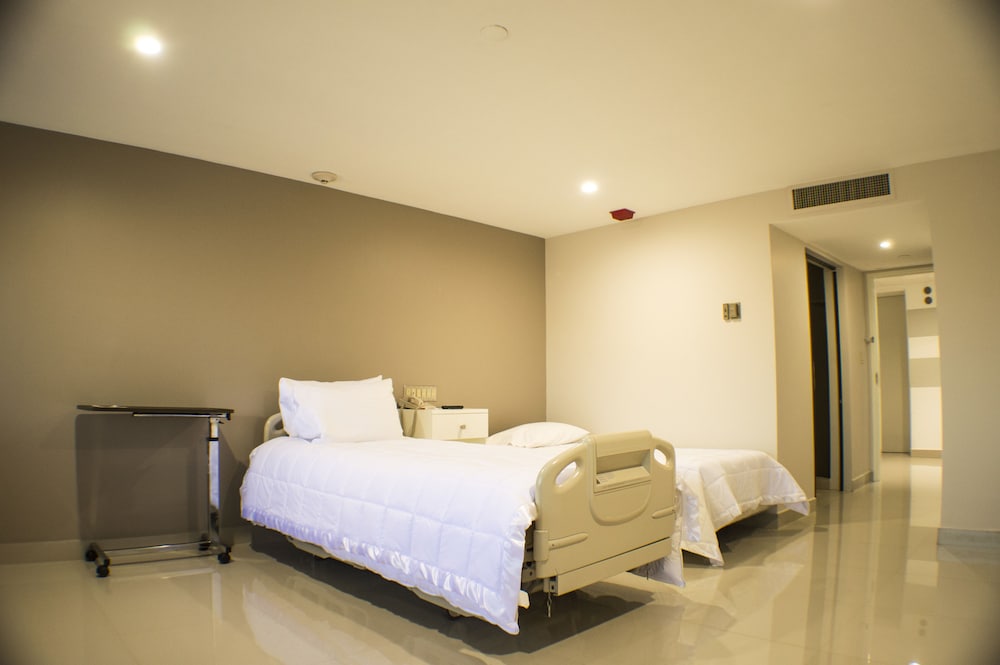 Grand Hotel Tijuana 25/77