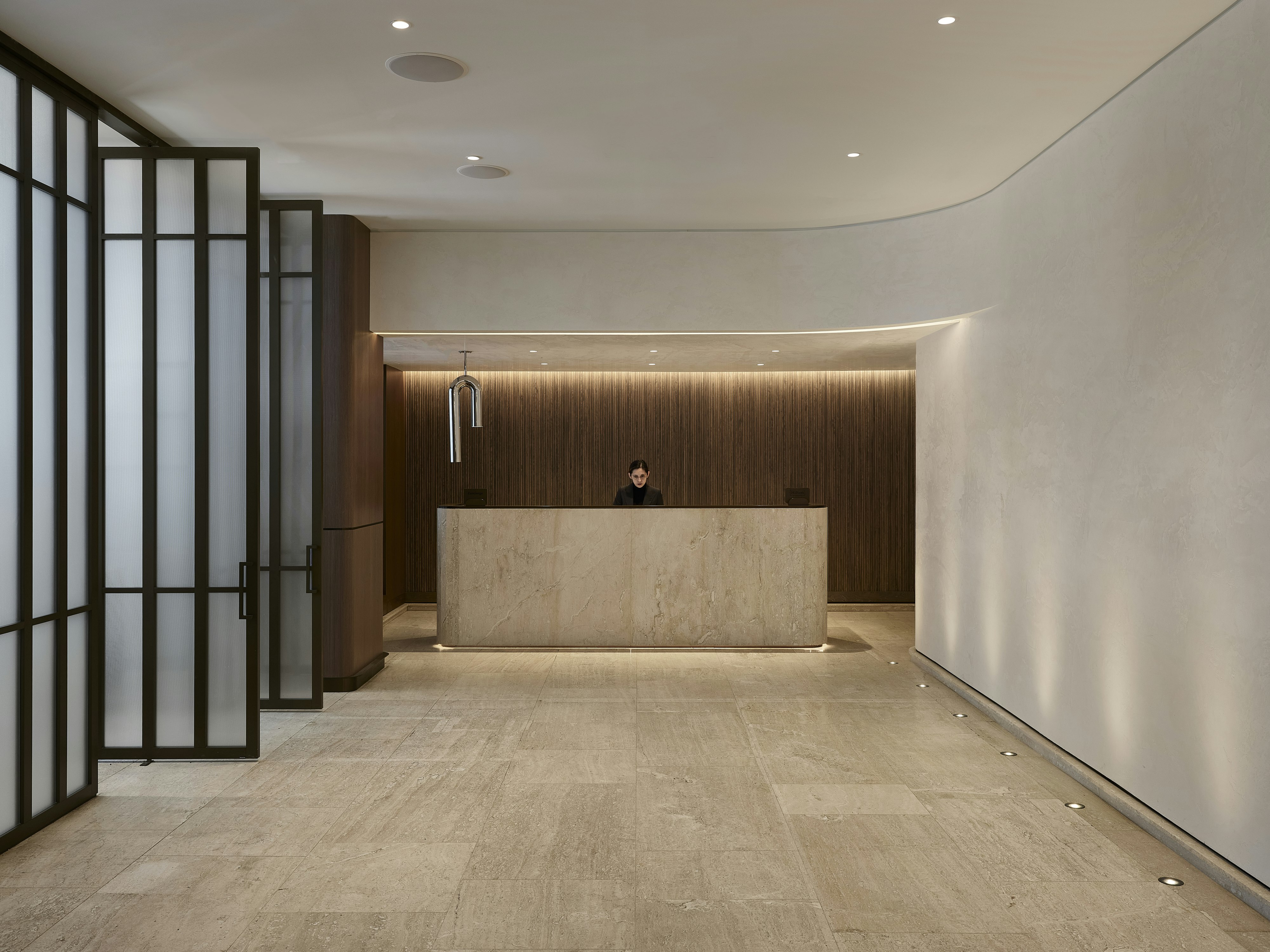 Vogue Hotel Montreal Downtown, Curio Collection by Hilton 7/50