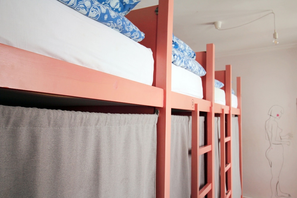 Female Dorm, Female Only, 8 Beds, Shared Bathroom