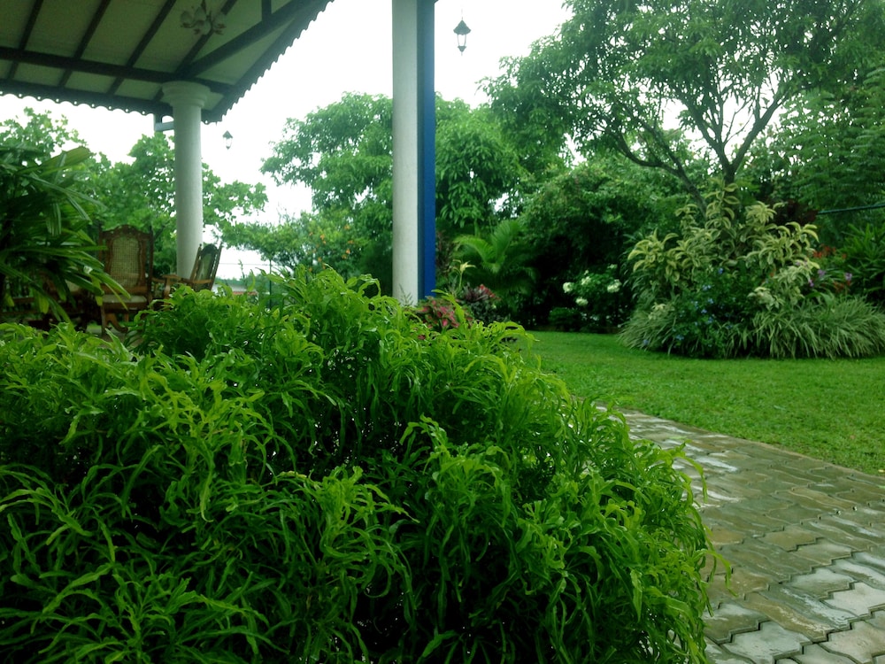 Moon Hills Hotel 35/50