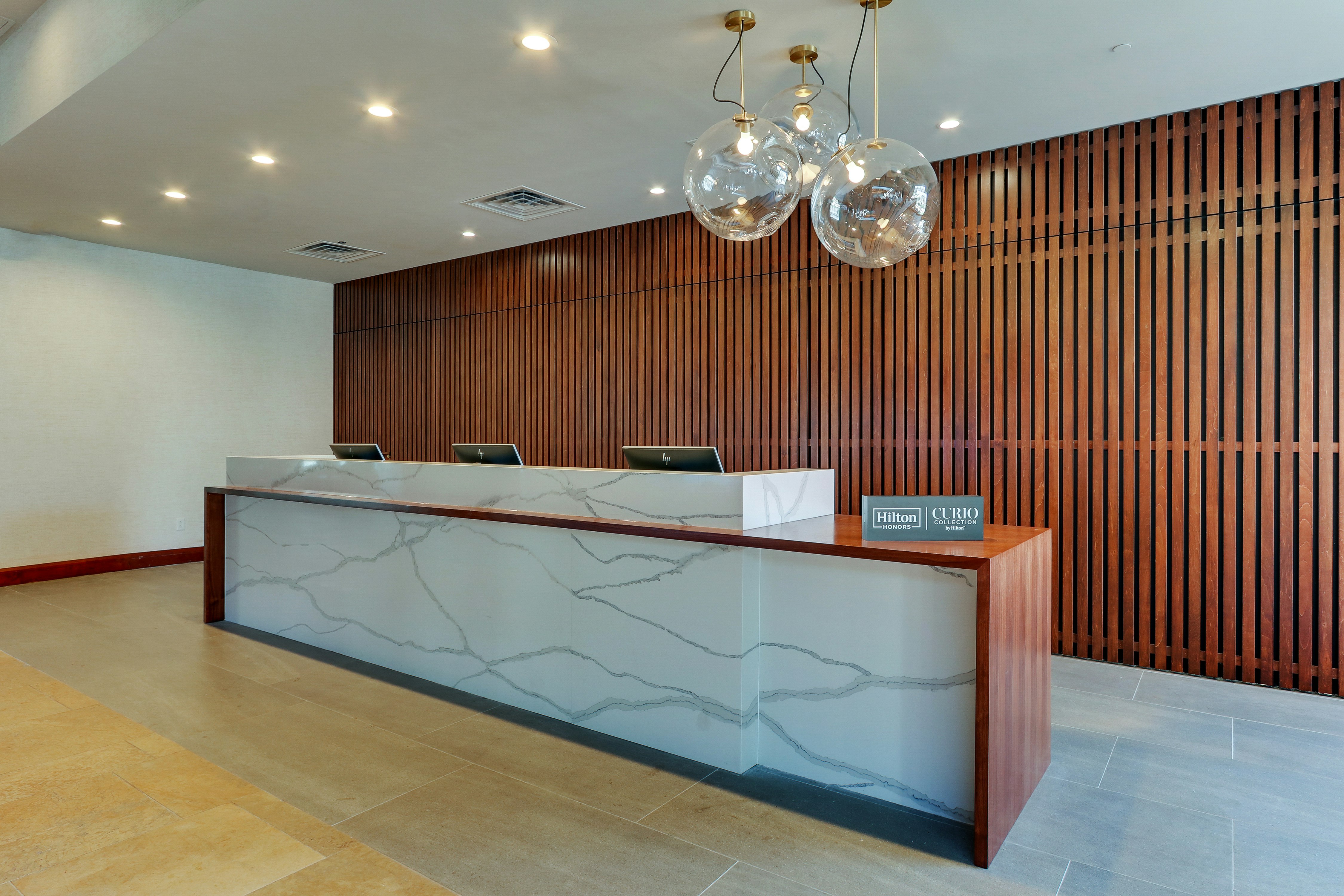 The Chattanoogan Hotel, Curio Collection by Hilton 8/73