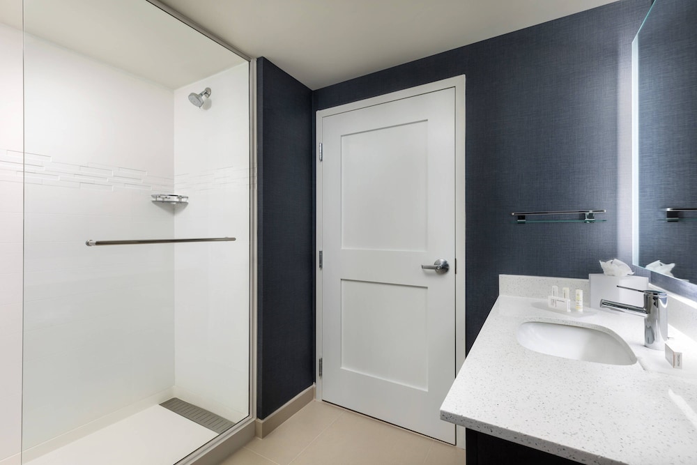 Residence Inn Long Island Garden City 8/51