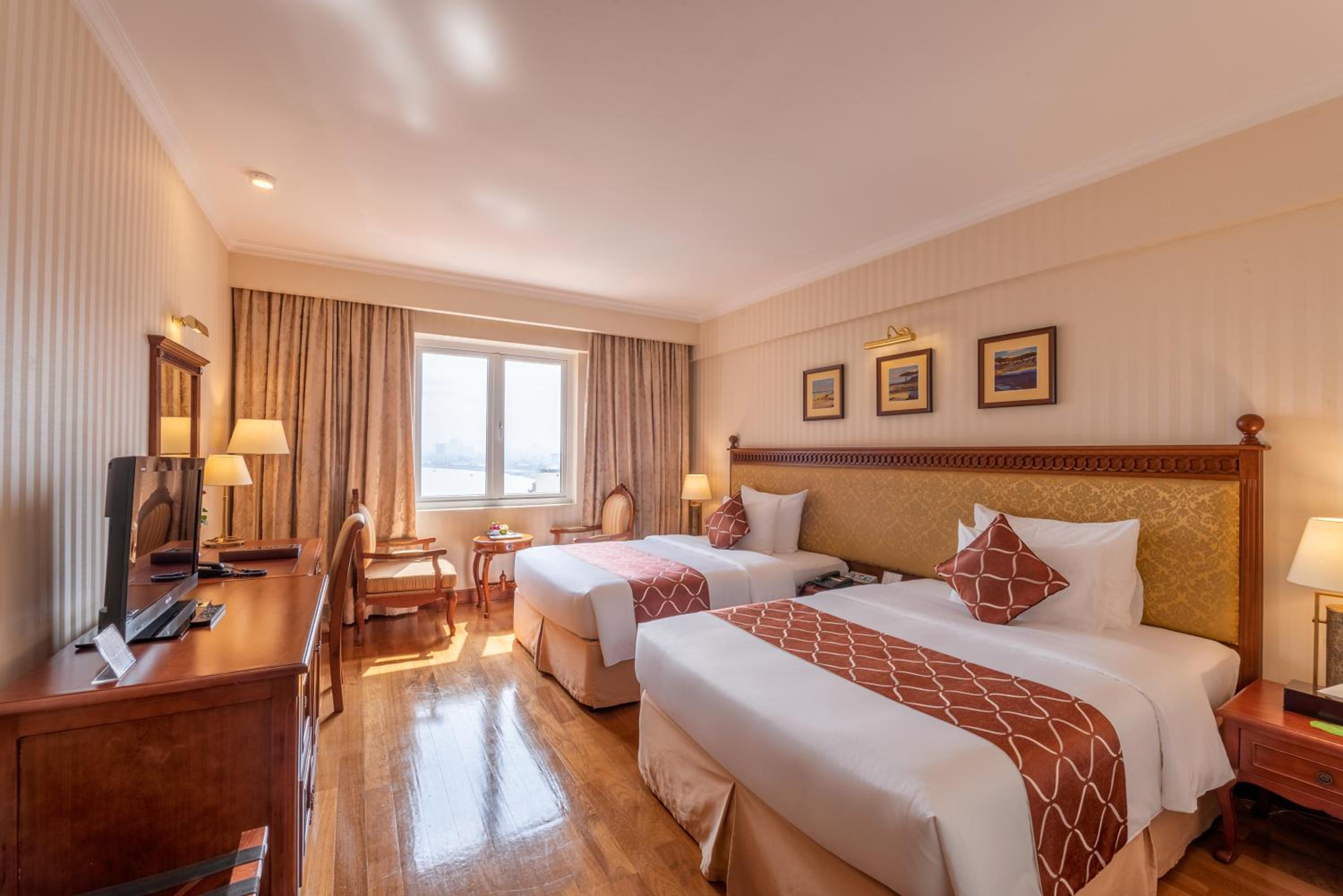Senior, Deluxe, Twin Beds, City or River View