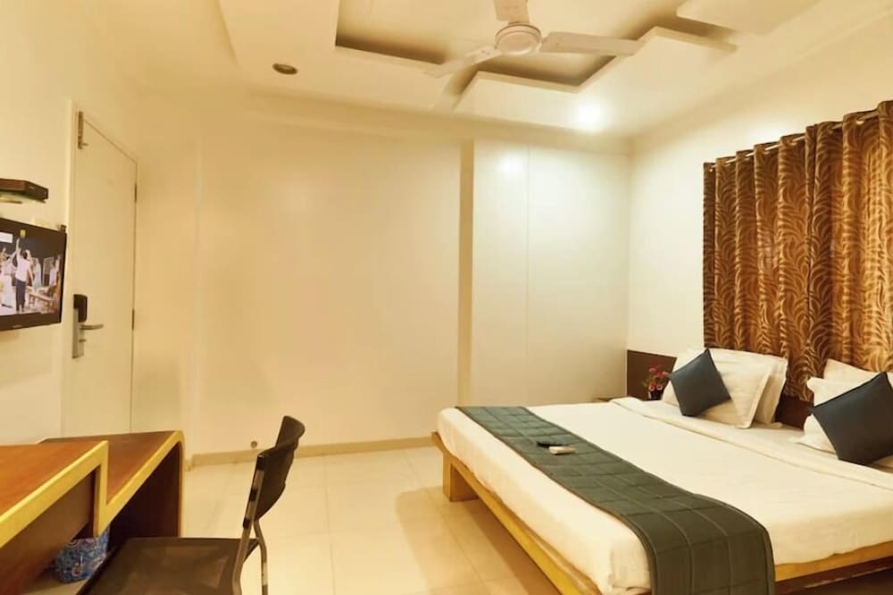 Hotel Anand Heritage 11/53