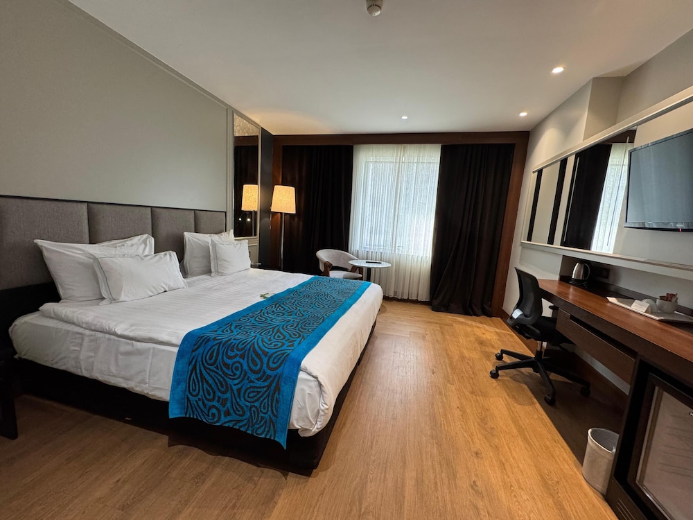 DELUXE, TWIN BEDS