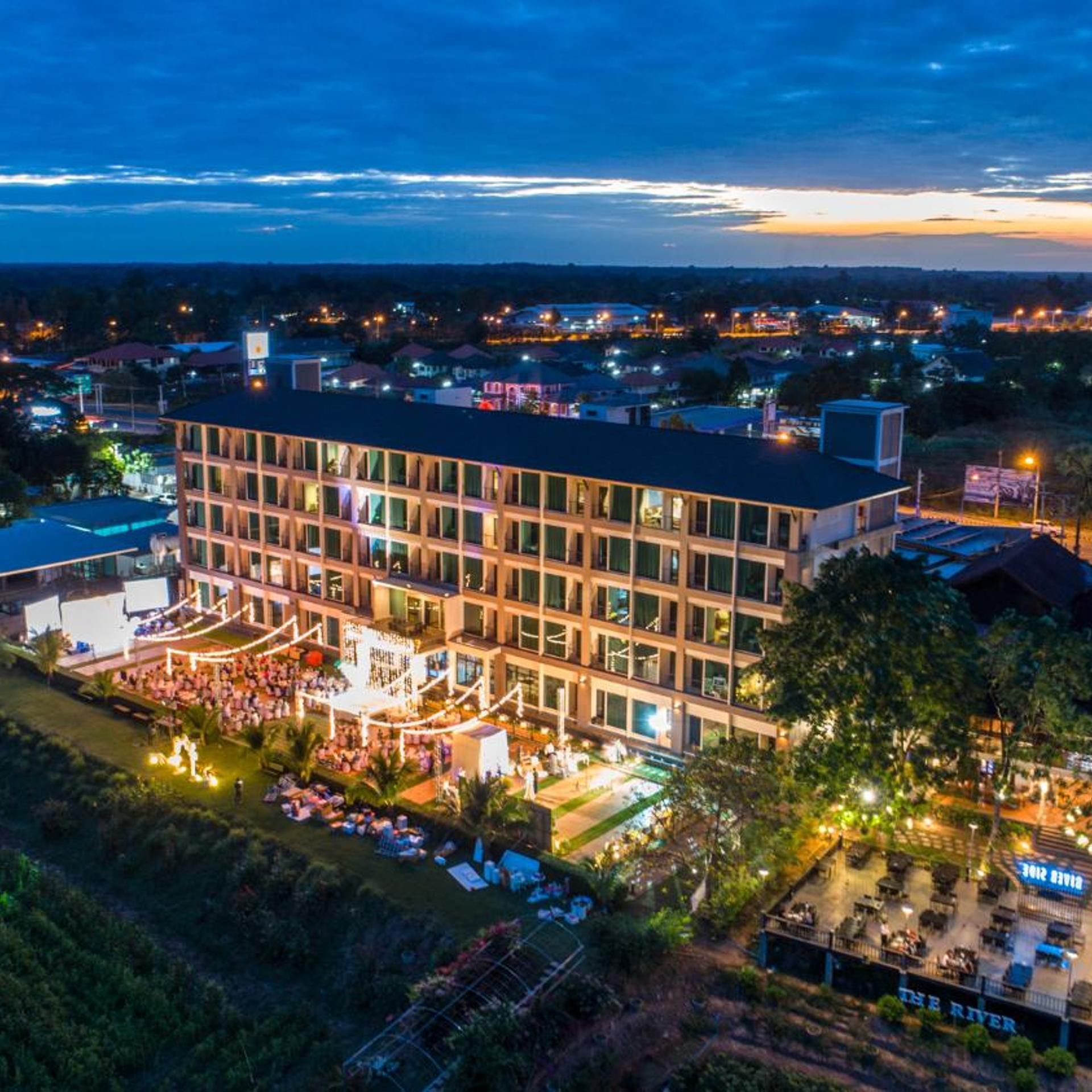 The River Hotel 3/50