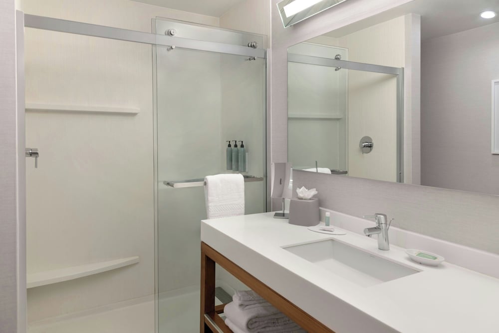 Courtyard By Marriott Palo Alto Los Altos 70/70