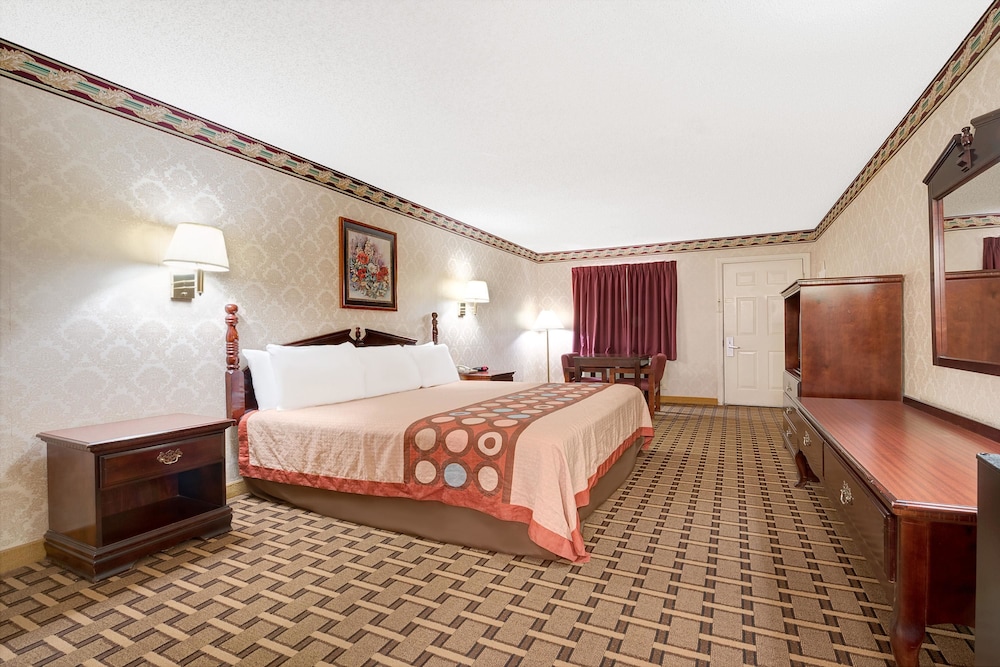 Super 8 by Wyndham Dallas South 7/15