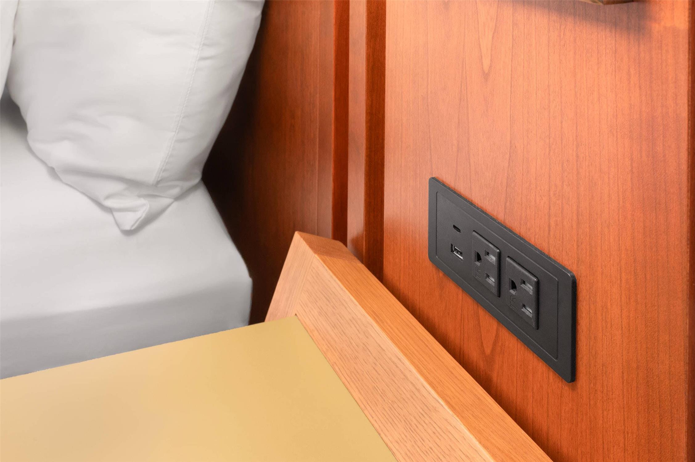 Comfort Inn Hamilton - Stoney Creek 6/21