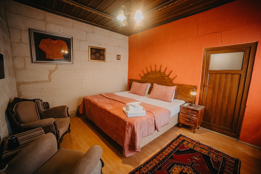 Helios Cave Hotel 9/50