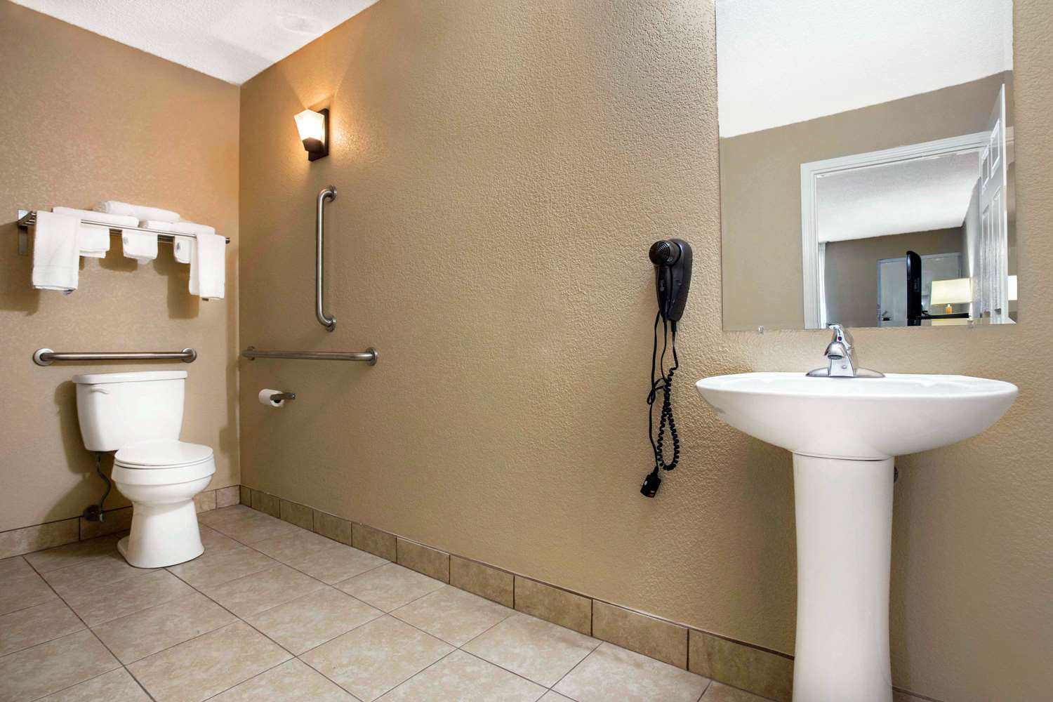Quality Inn and Suites University Area NC 29/31