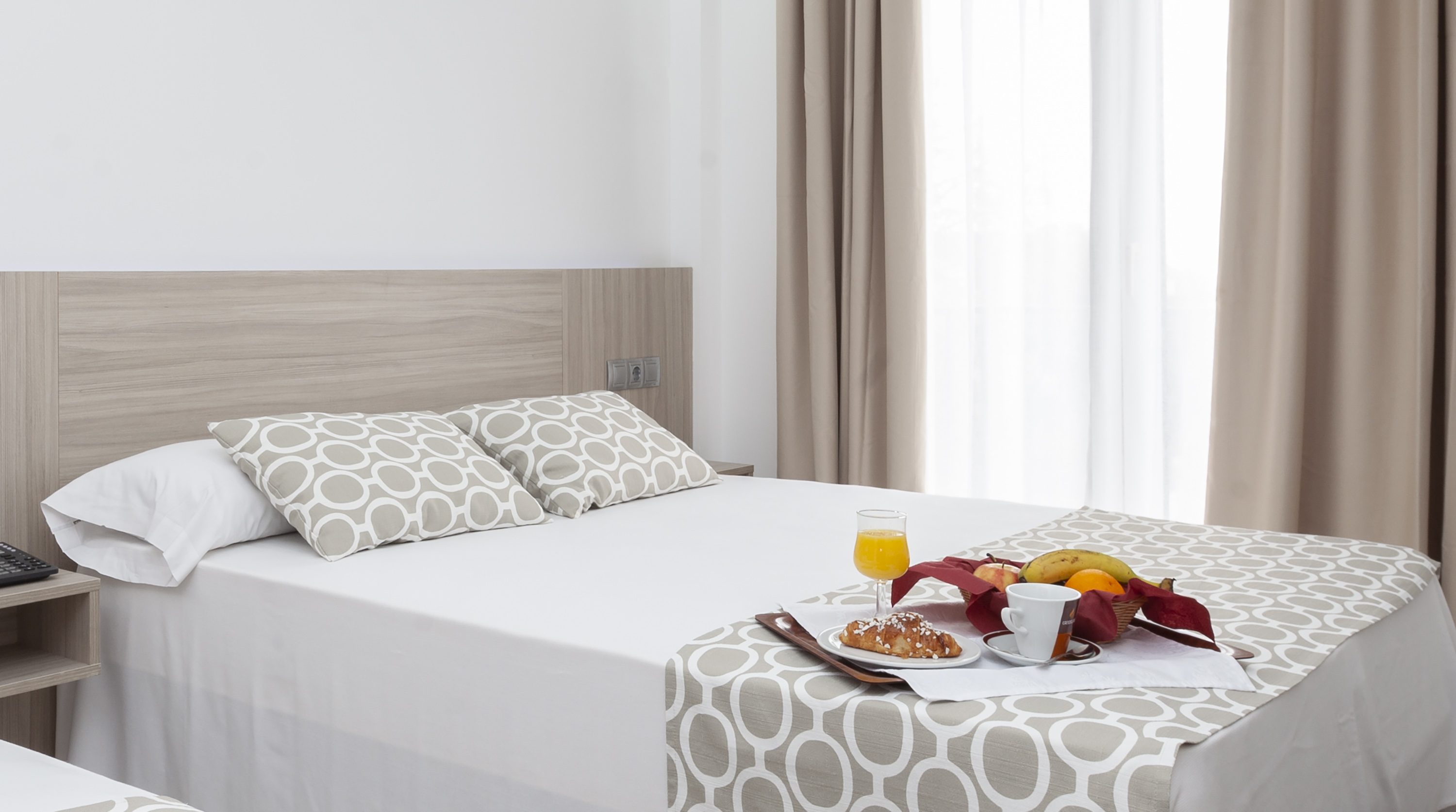 غرفة قياسية بسرير مزدوج، Olympia Hotel Ronda II 5/9