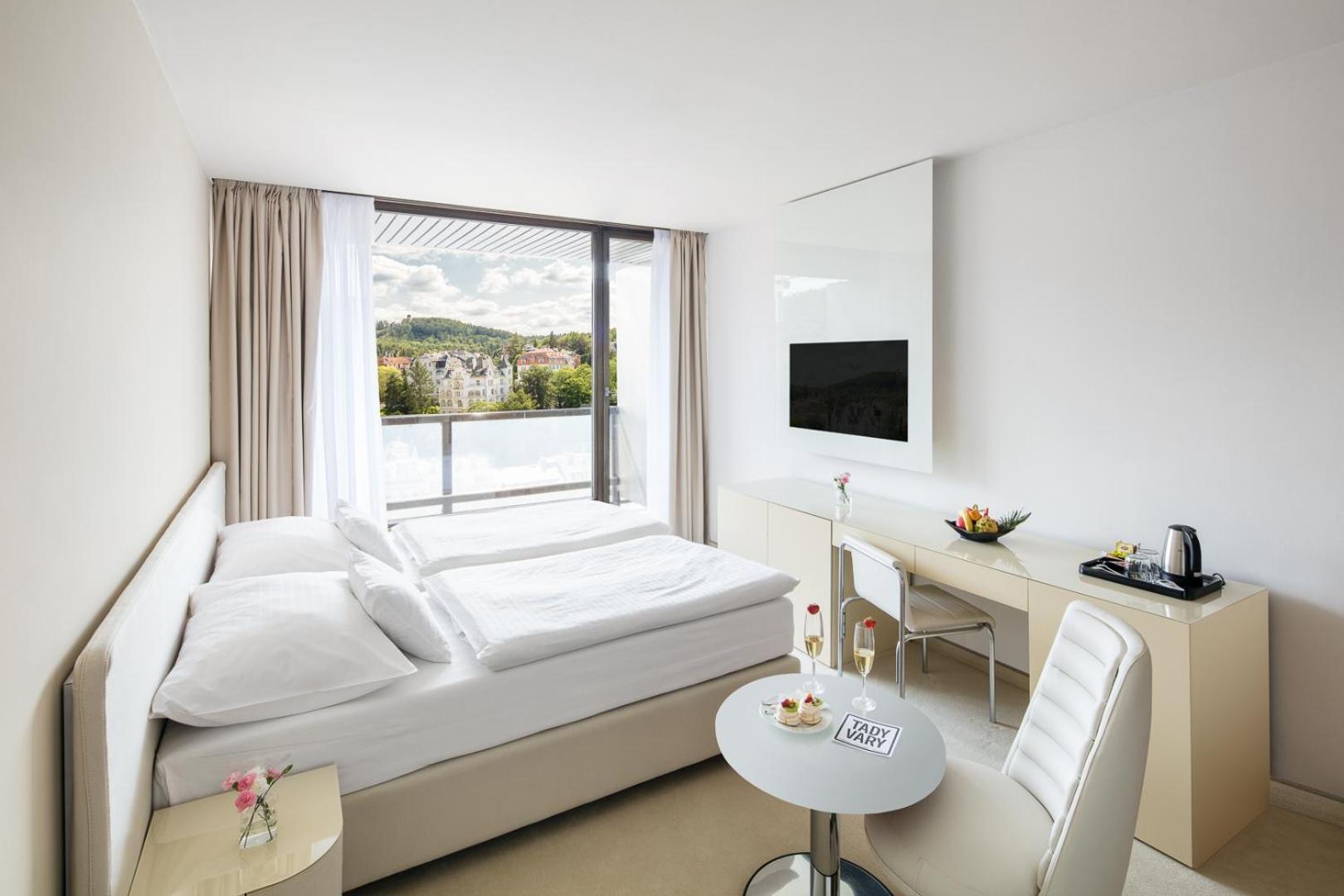 SUPERIOR, DOUBLE BED, CITY VIEW