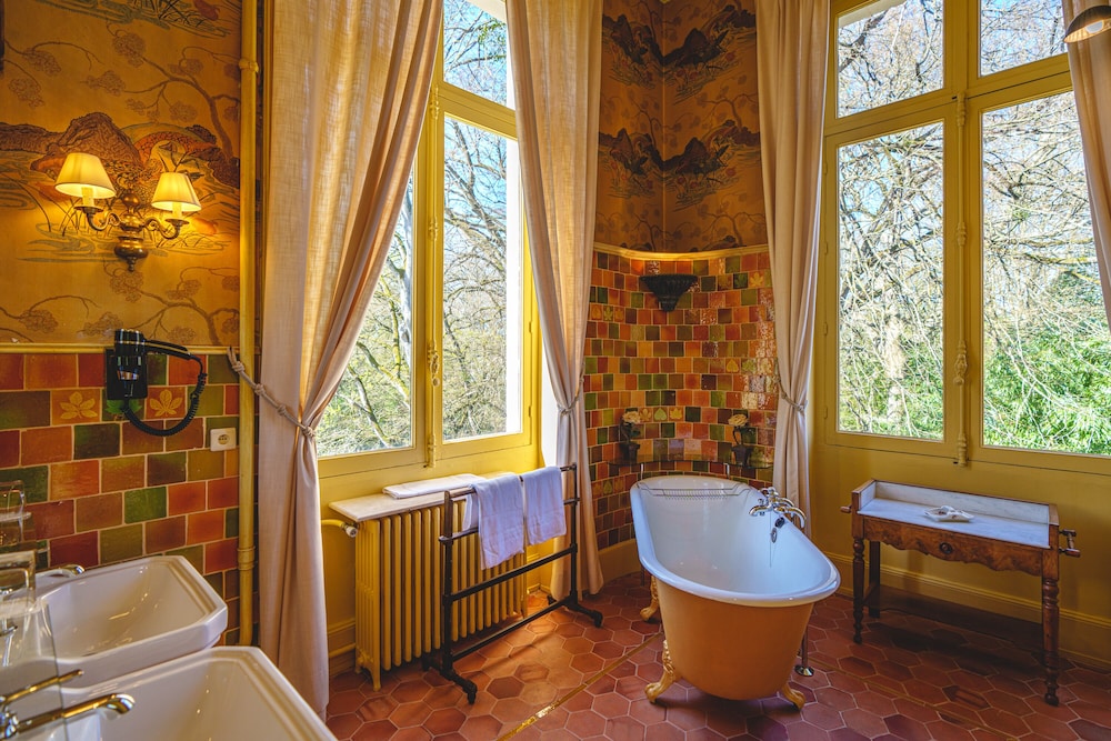 Chateau de Verrieres 48/52