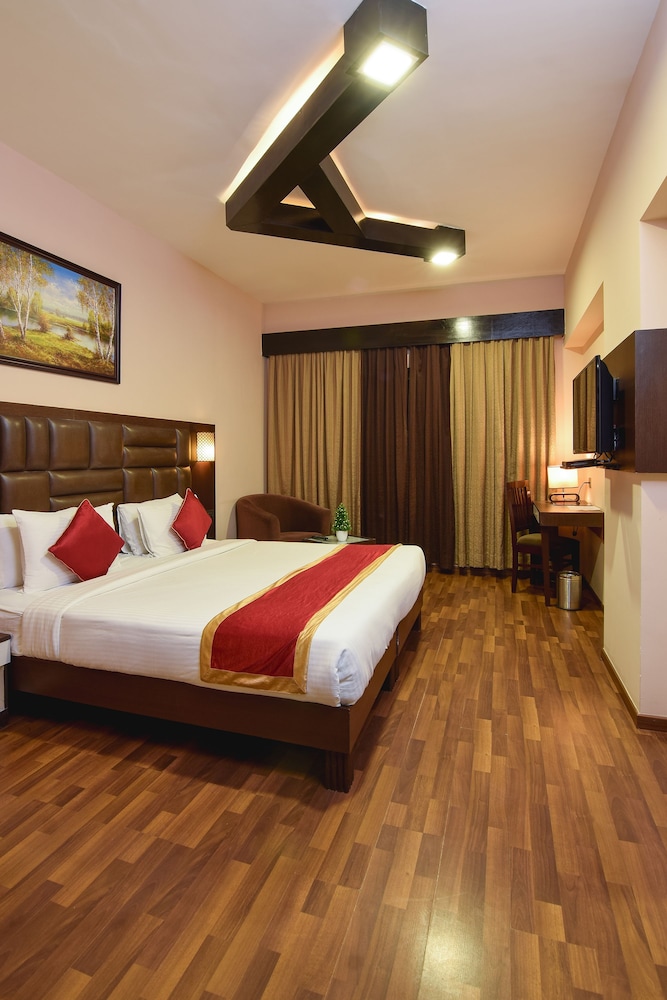 Akshaya Aura 19/53