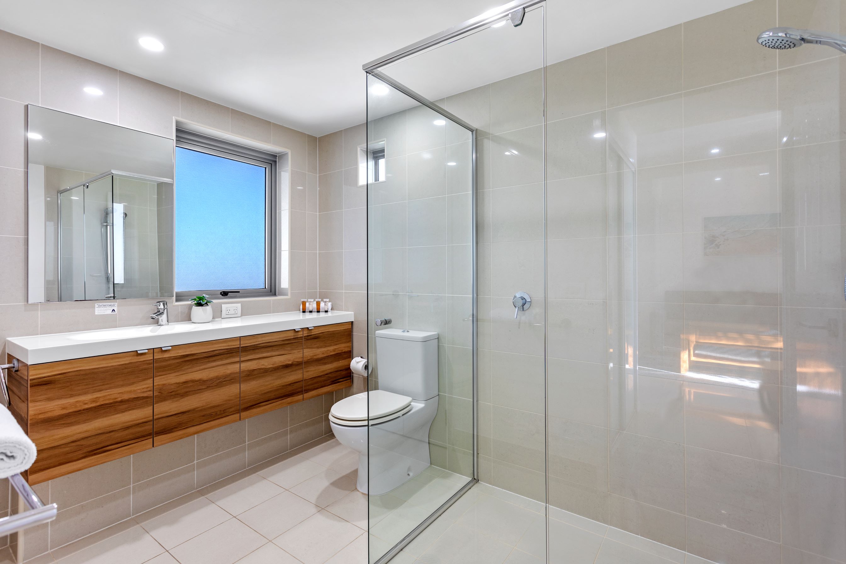 1 Bedroom Partial Ocean View Apartment