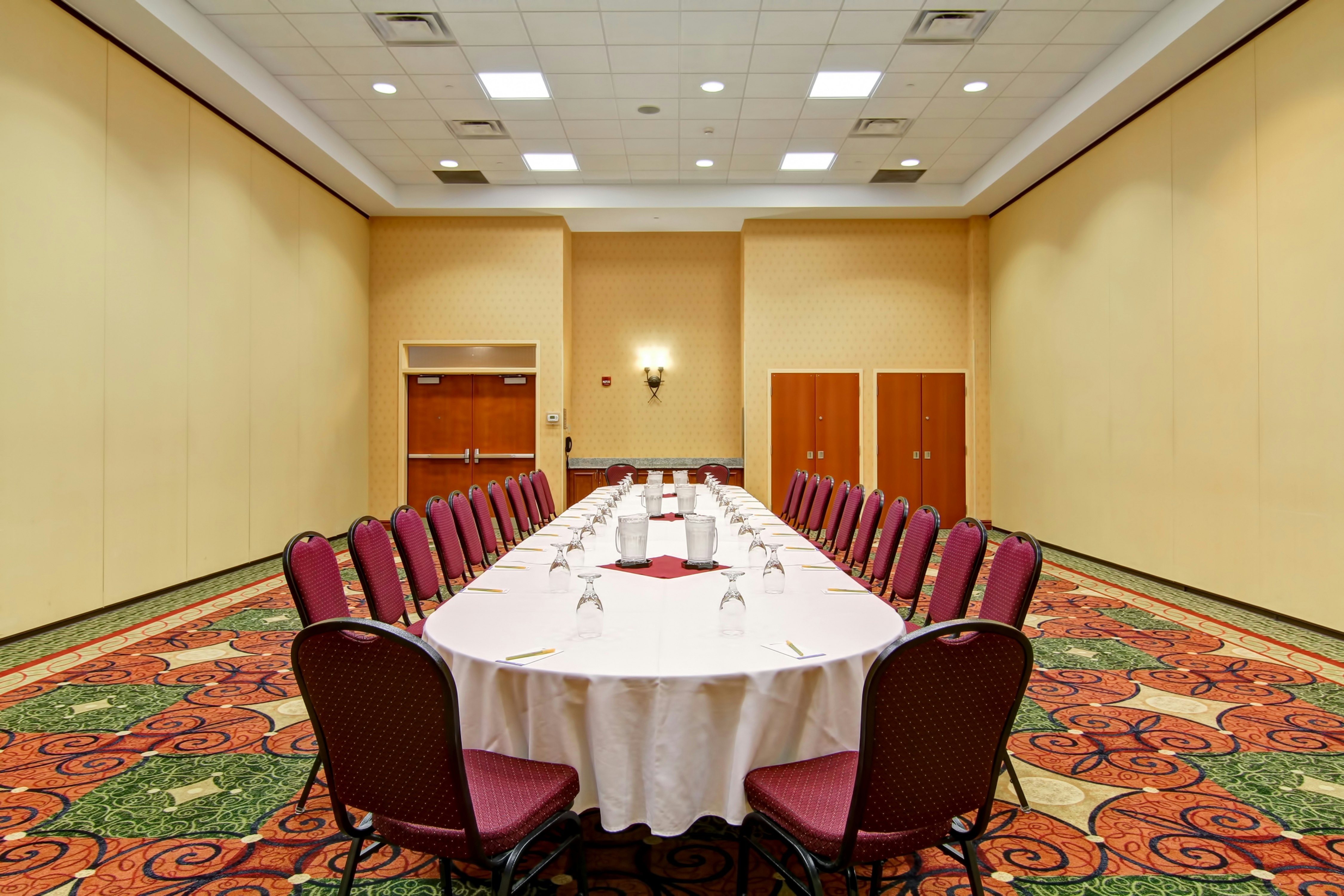Hilton Garden Inn Ottawa Airport 81/86