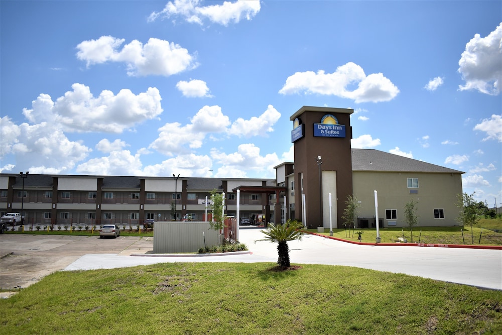 Days Inn & Suites By Wyndham Downtown/University Of Houston 48/60
