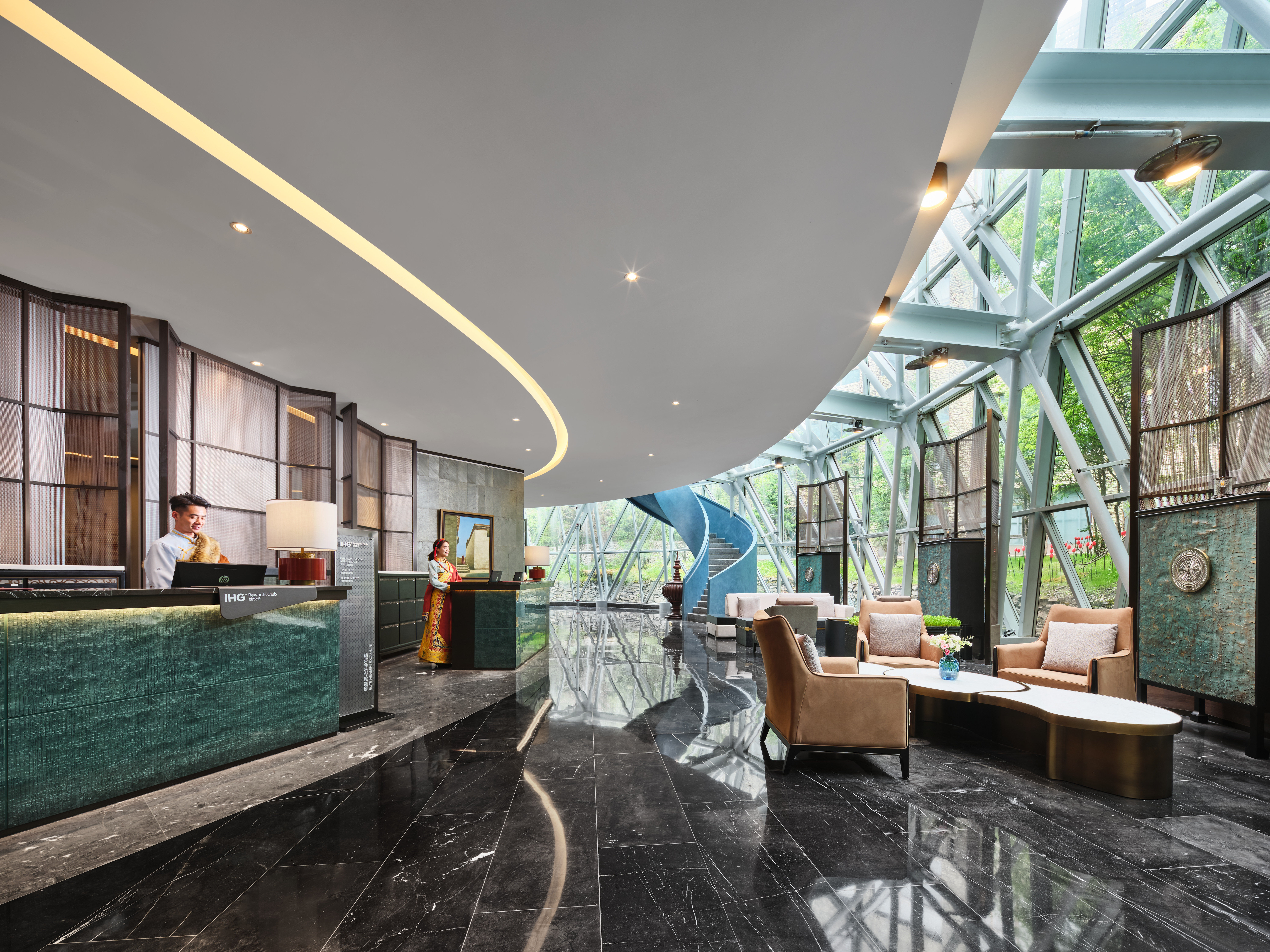 Intercontinental Jiuzhai Paradise 8/50