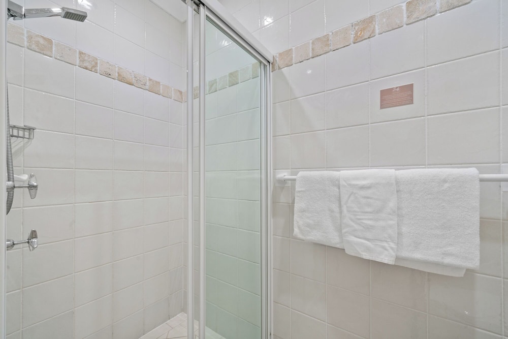 Terrigal Sails Serviced Apartments 36/63