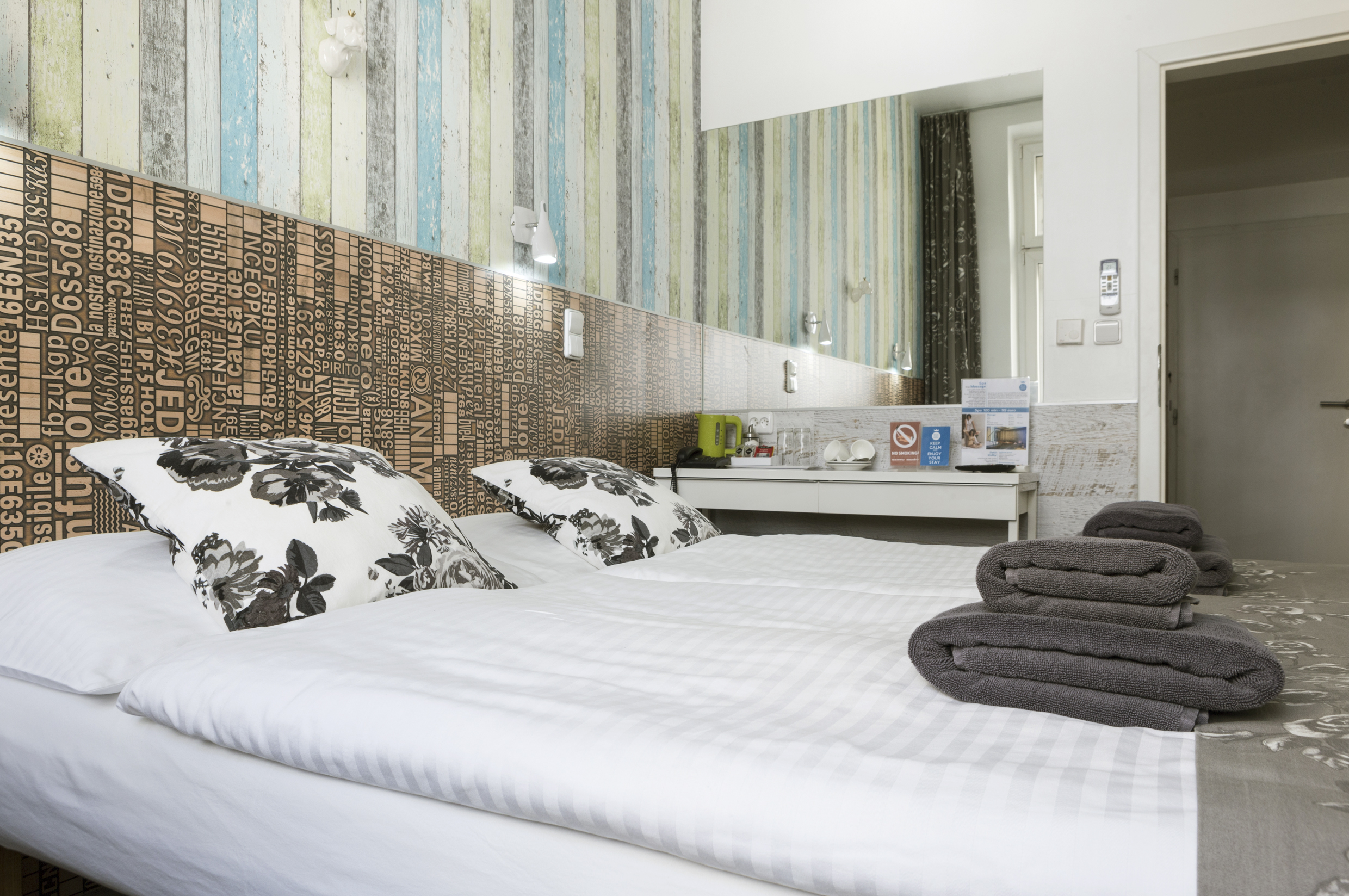 Room, Double or Twin Bed