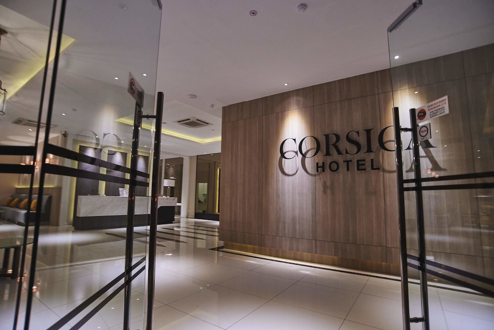 Corsica Hotel 6/35