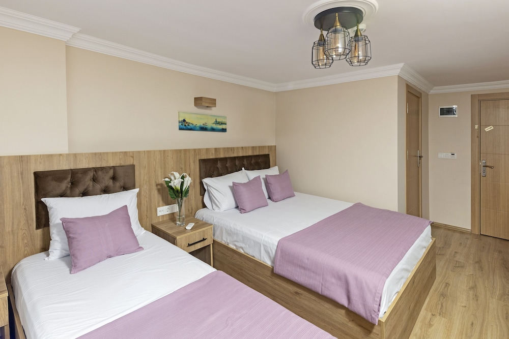 GREY HOUSE HOTEL 13/31