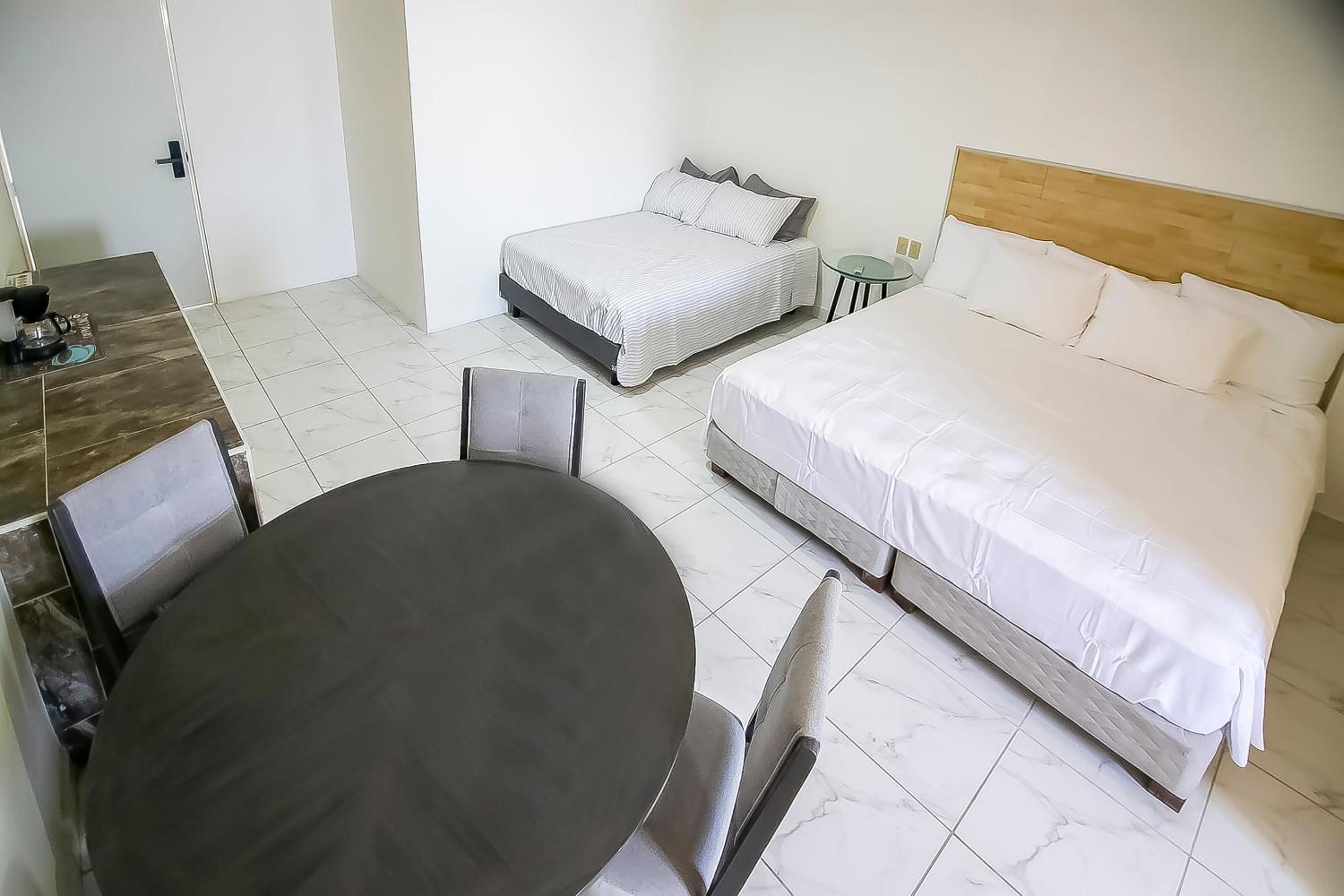 SUPERIOR, 2 BEDS