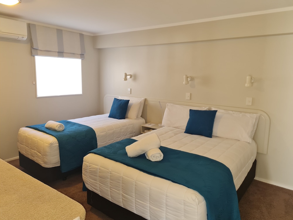 Executive, Suite, 1 Queen and 1 Single Bed