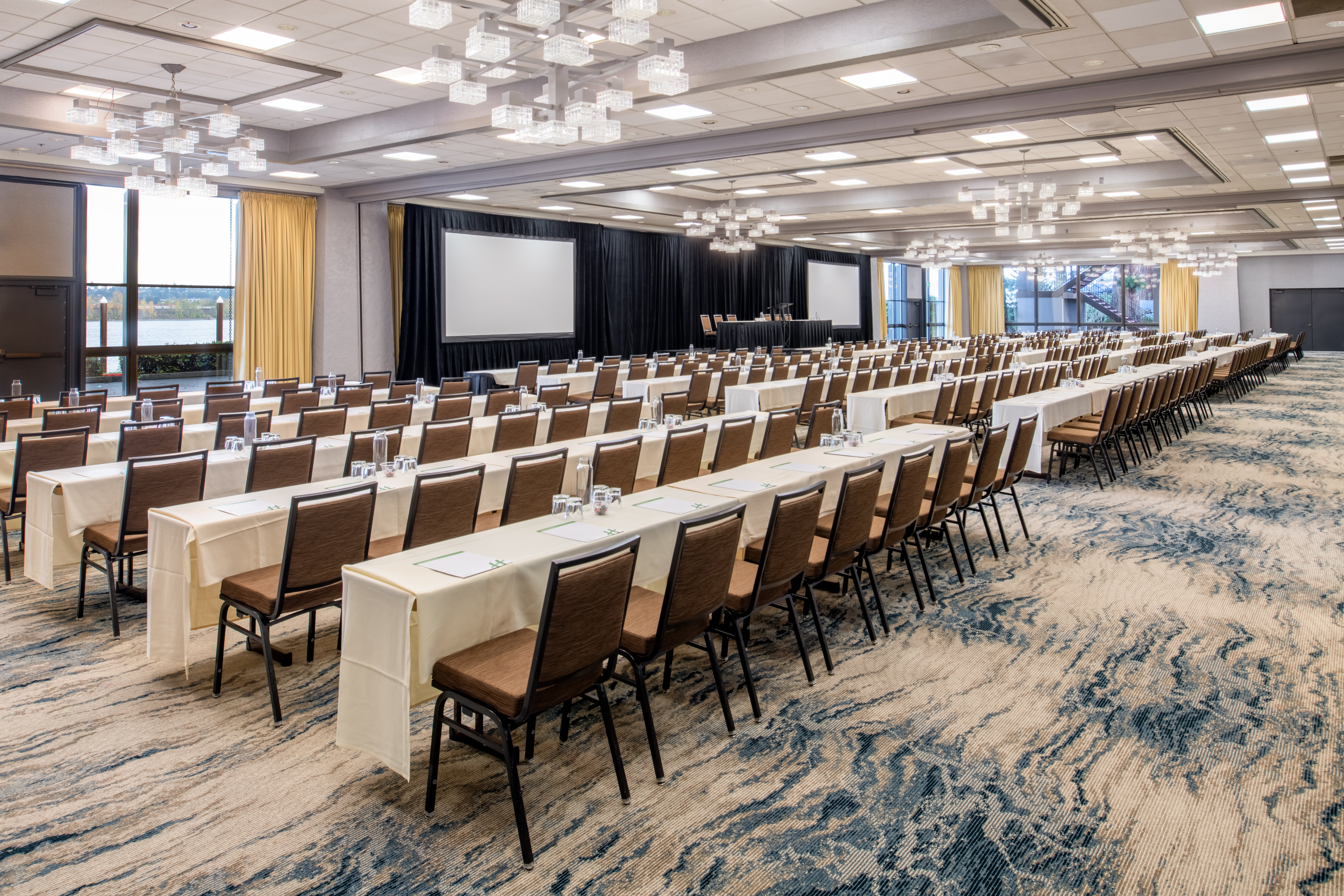 Holiday Inn Portland Columbia Riverfront An Ihg Hotel 35/53