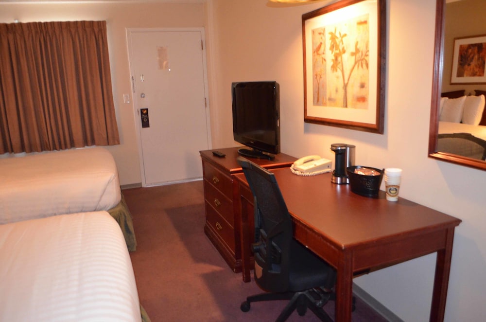 Aspen Village Inn 35/79