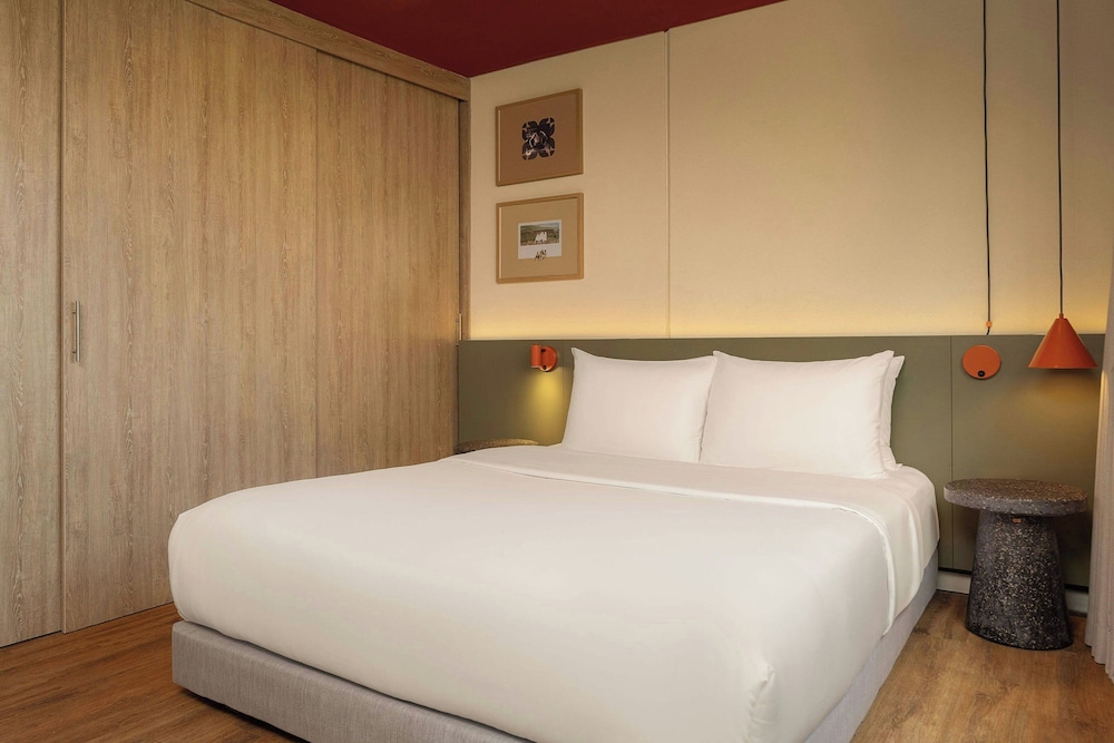 Versus Hotel 25/65
