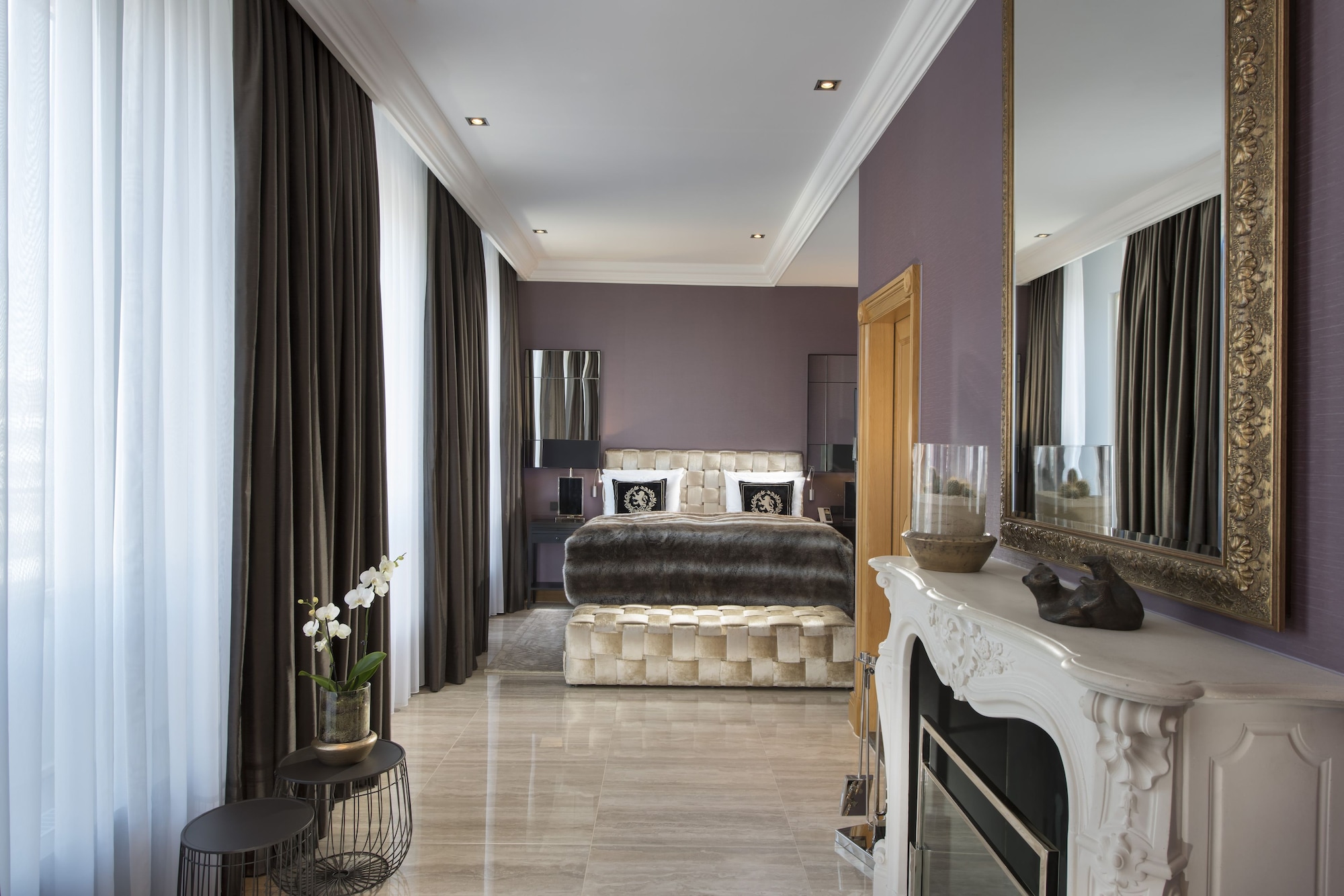 ROYAL, SUITE, CLUB LOUNGE ACCESS