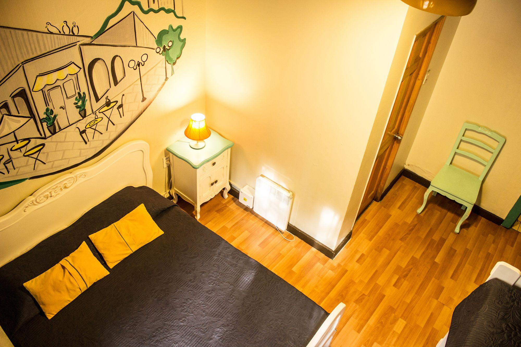 غرفة ثلاثية بحمام خاص، Forestal Hostal 7/10
