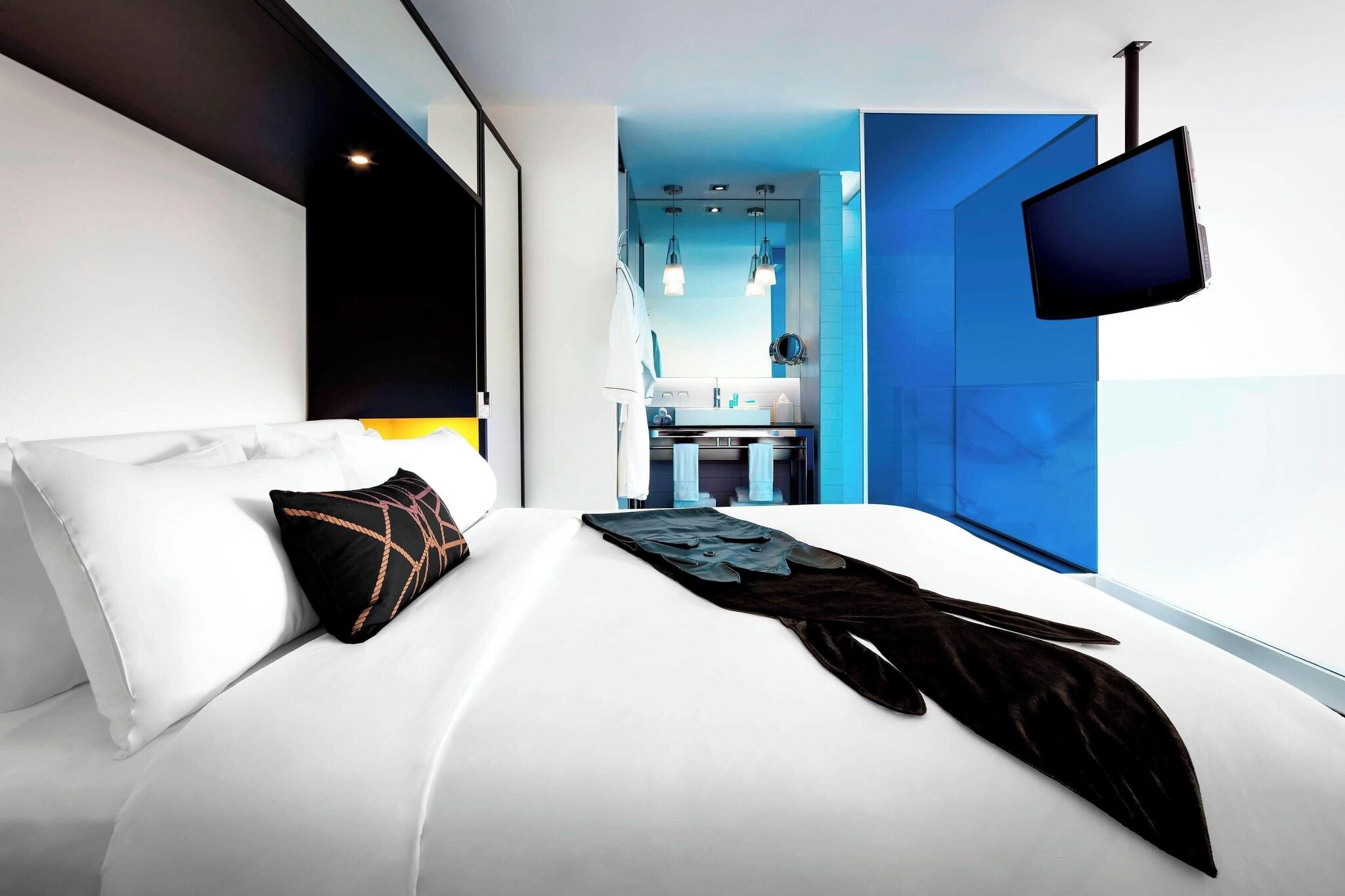 Suite, Park View, Balcony