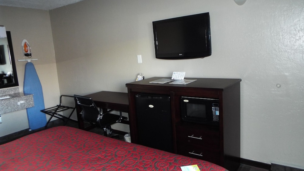 Economy Suites Springfield - I-44 21/43