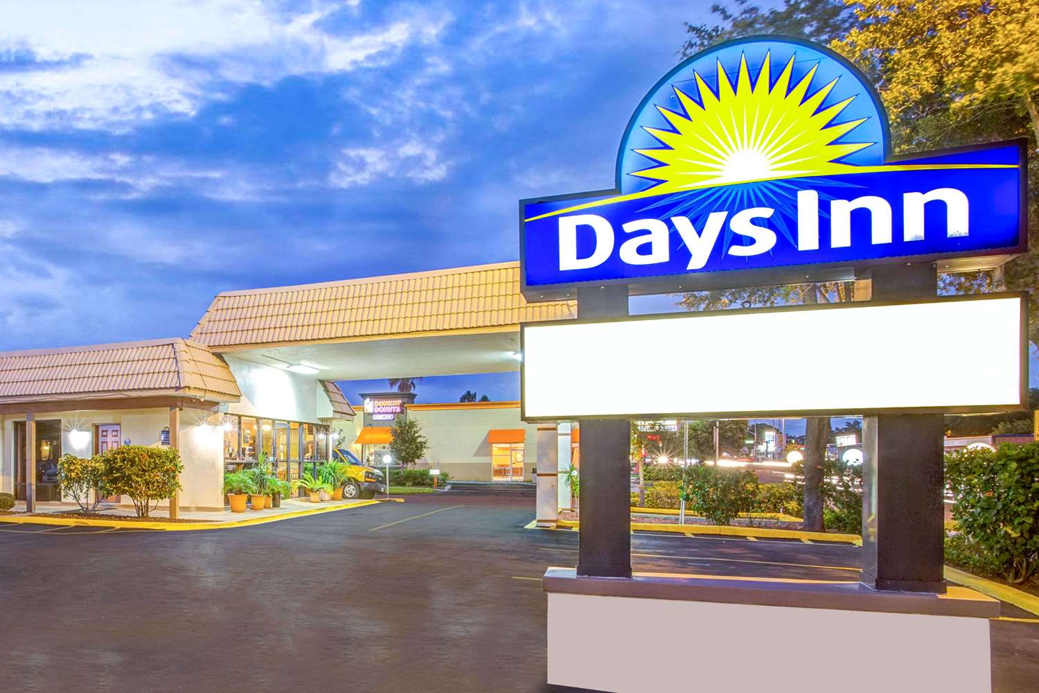 Days Inn by Wyndham St. Petersburg Central 2/23